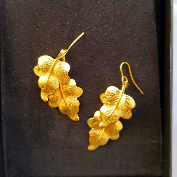 Earrings - Picture 2 of 3